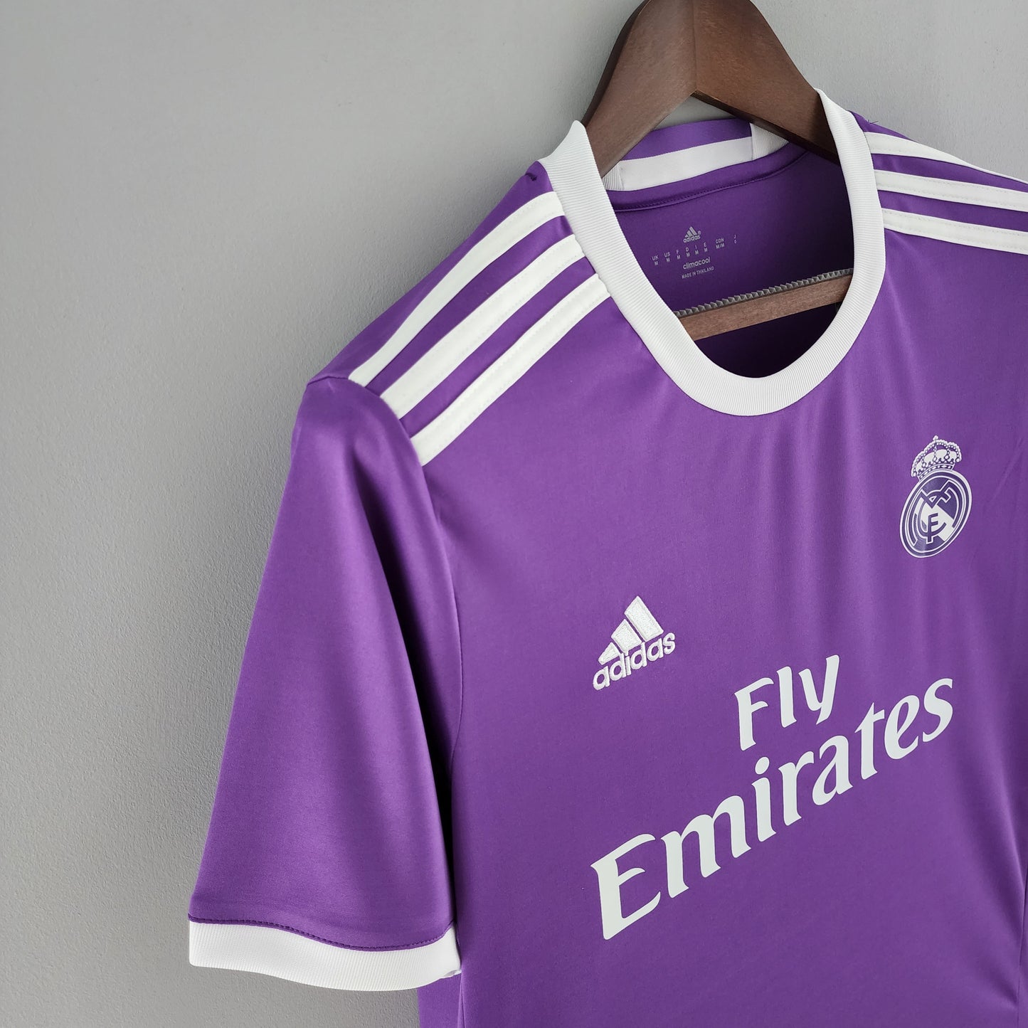 Real Madrid 16/17 Retro Away