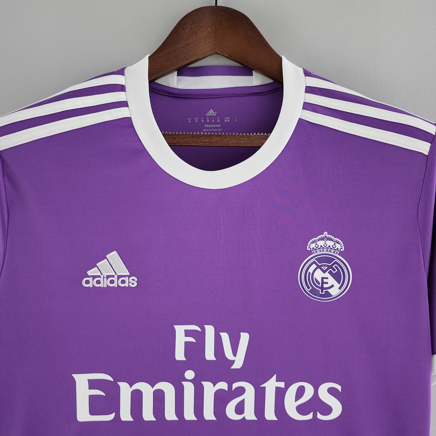 Real Madrid 16/17 Retro Away