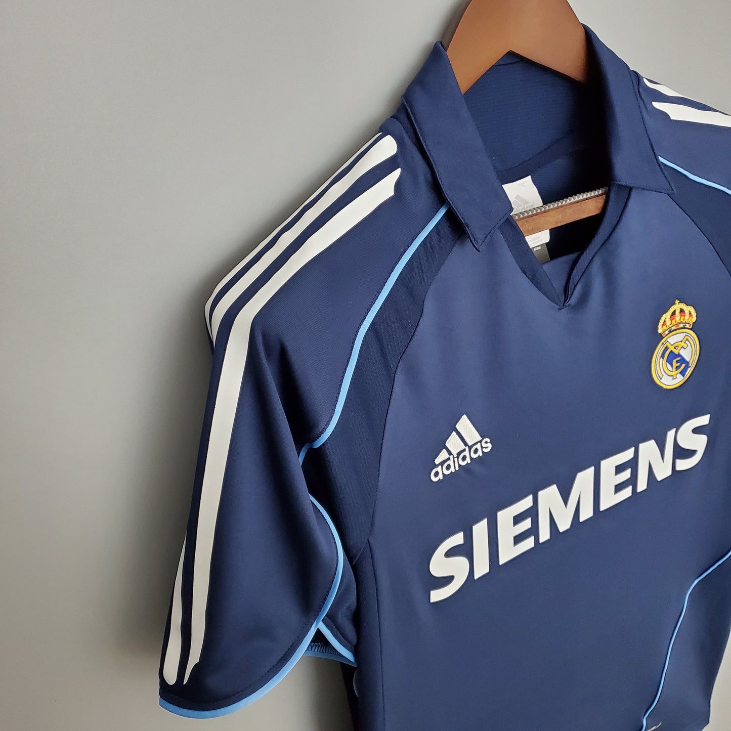 Real Madrid 05/06 Retro Away