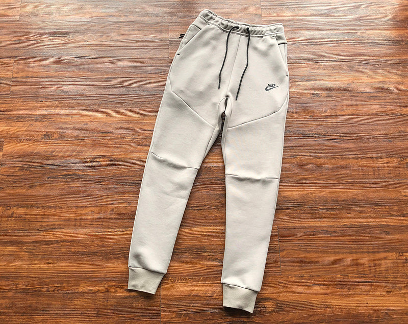 NIKE TECH FLEECE HOODIE x OLIVE GREY/ENIGMA STONE