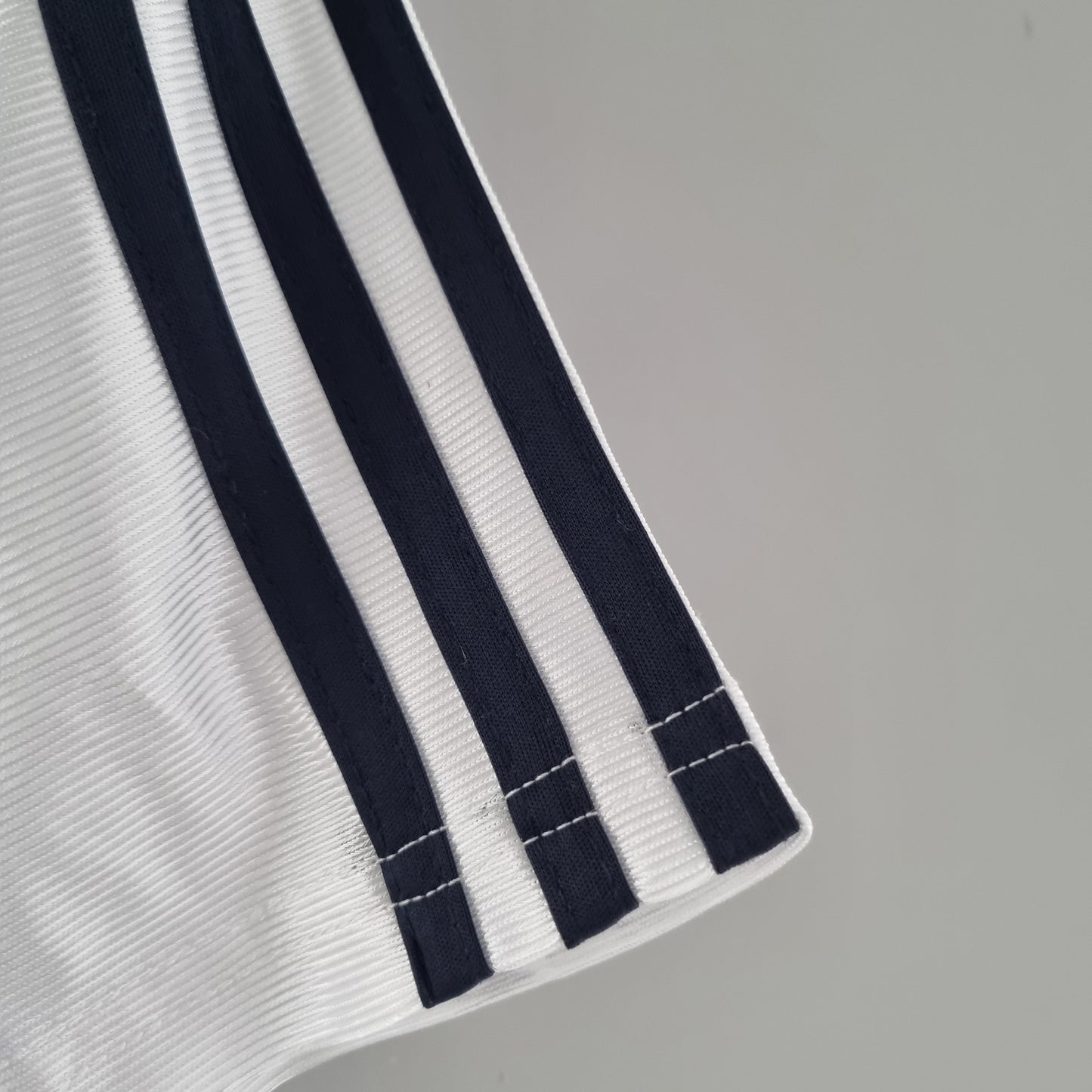 Real Madrid 98/00 Retro Home
