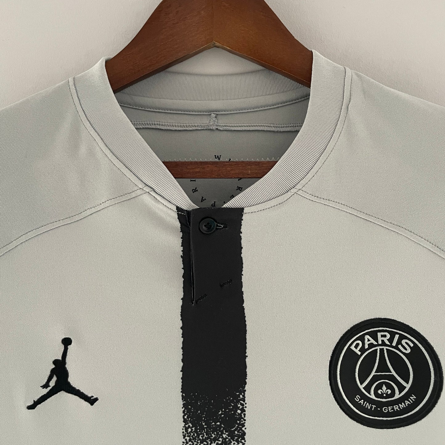 Paris Saint-Germain 22/23 Away