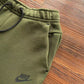 NIKE TECH FLEECE PANTS x OLIVE GREEN