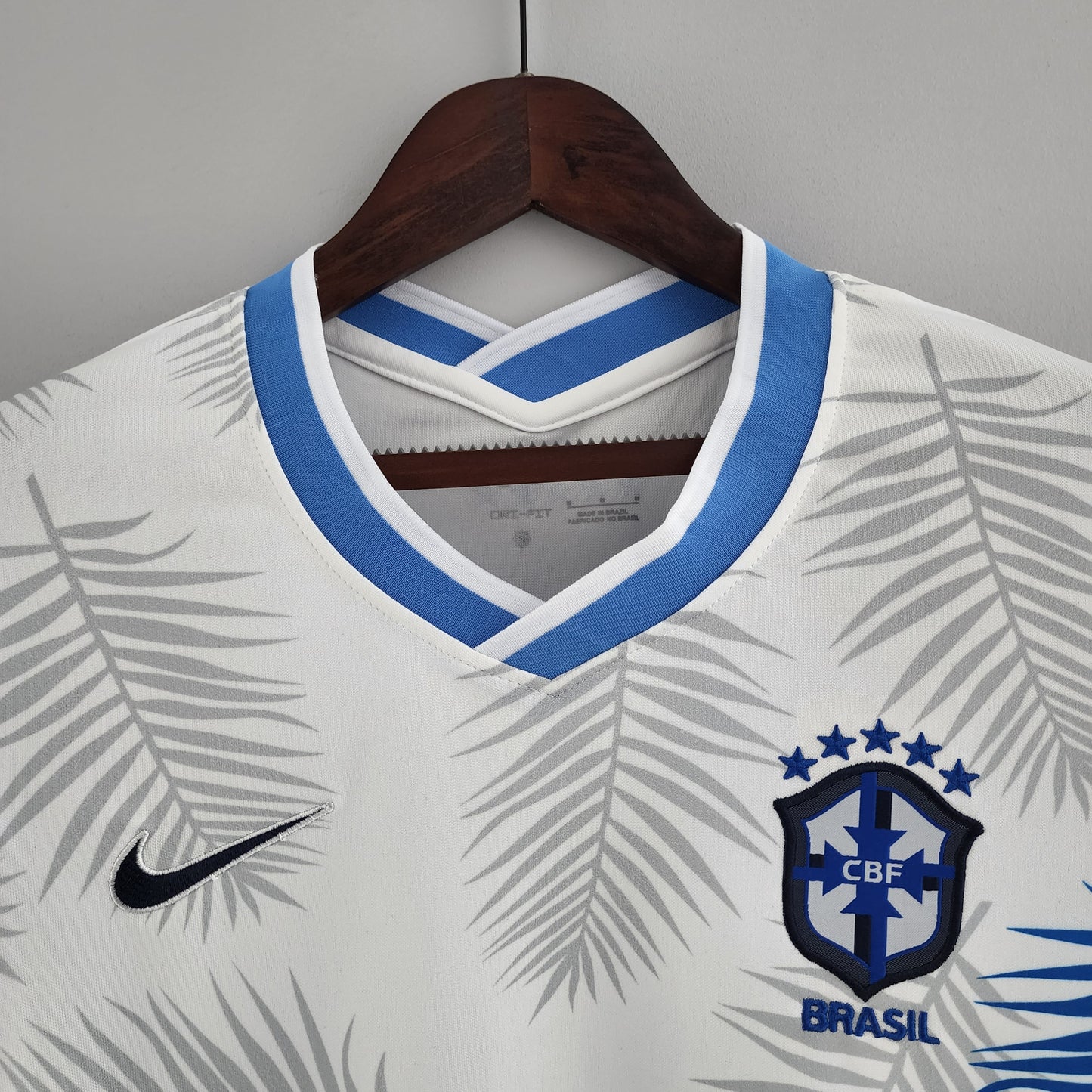 2022 Brasil Feminino Branco Clássico