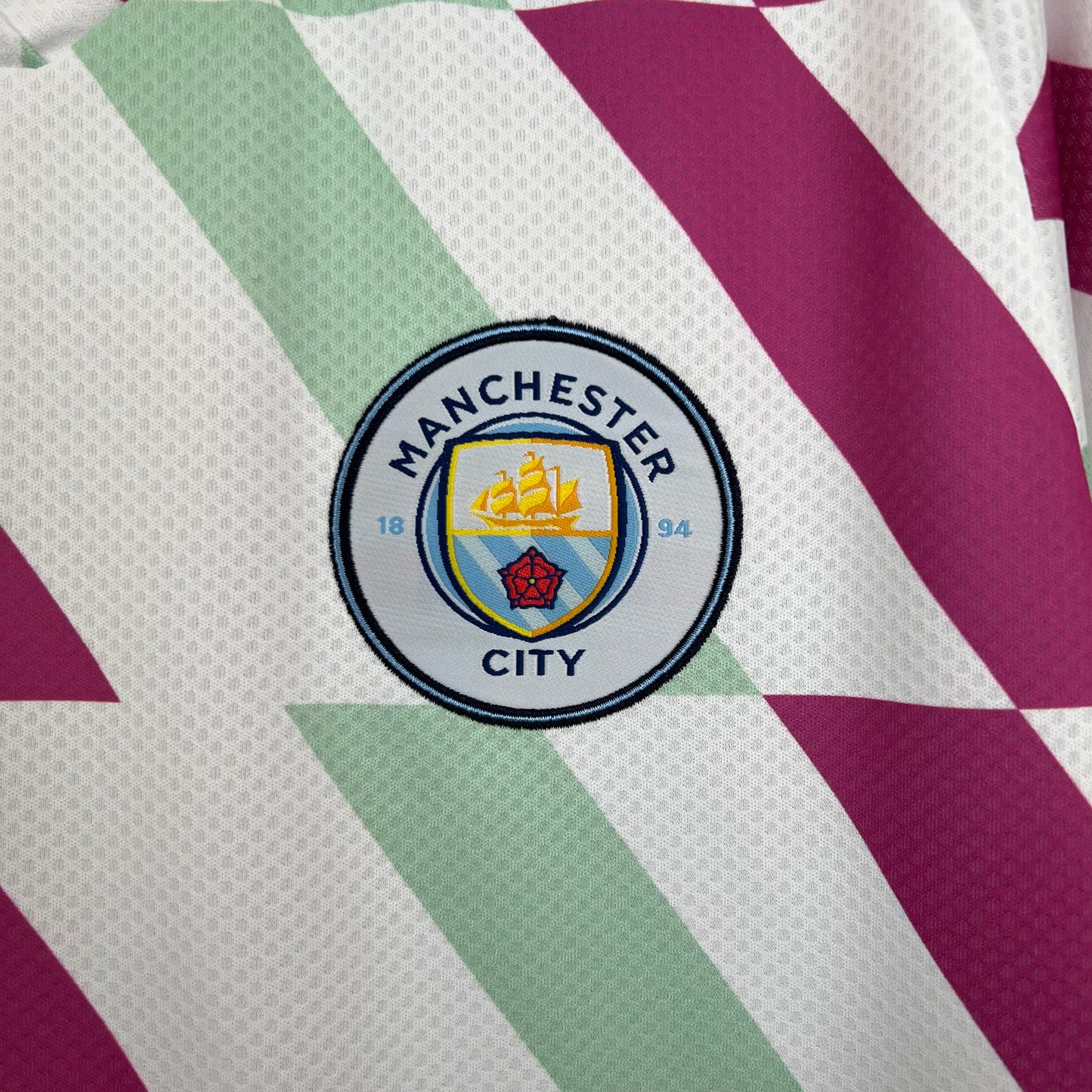 23/24 Manchester City Training Kit