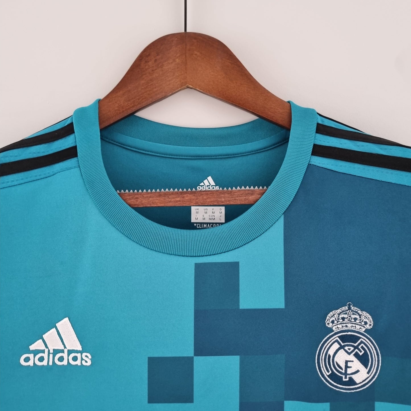 Real Madrid 17/18 Retro Away