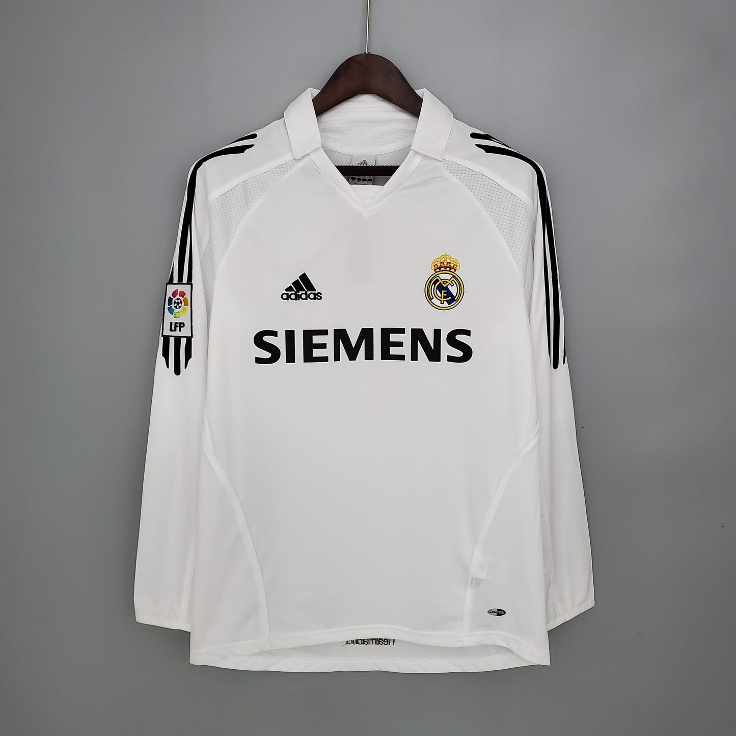 Retro long sleeve Real Madrid 05/06 home