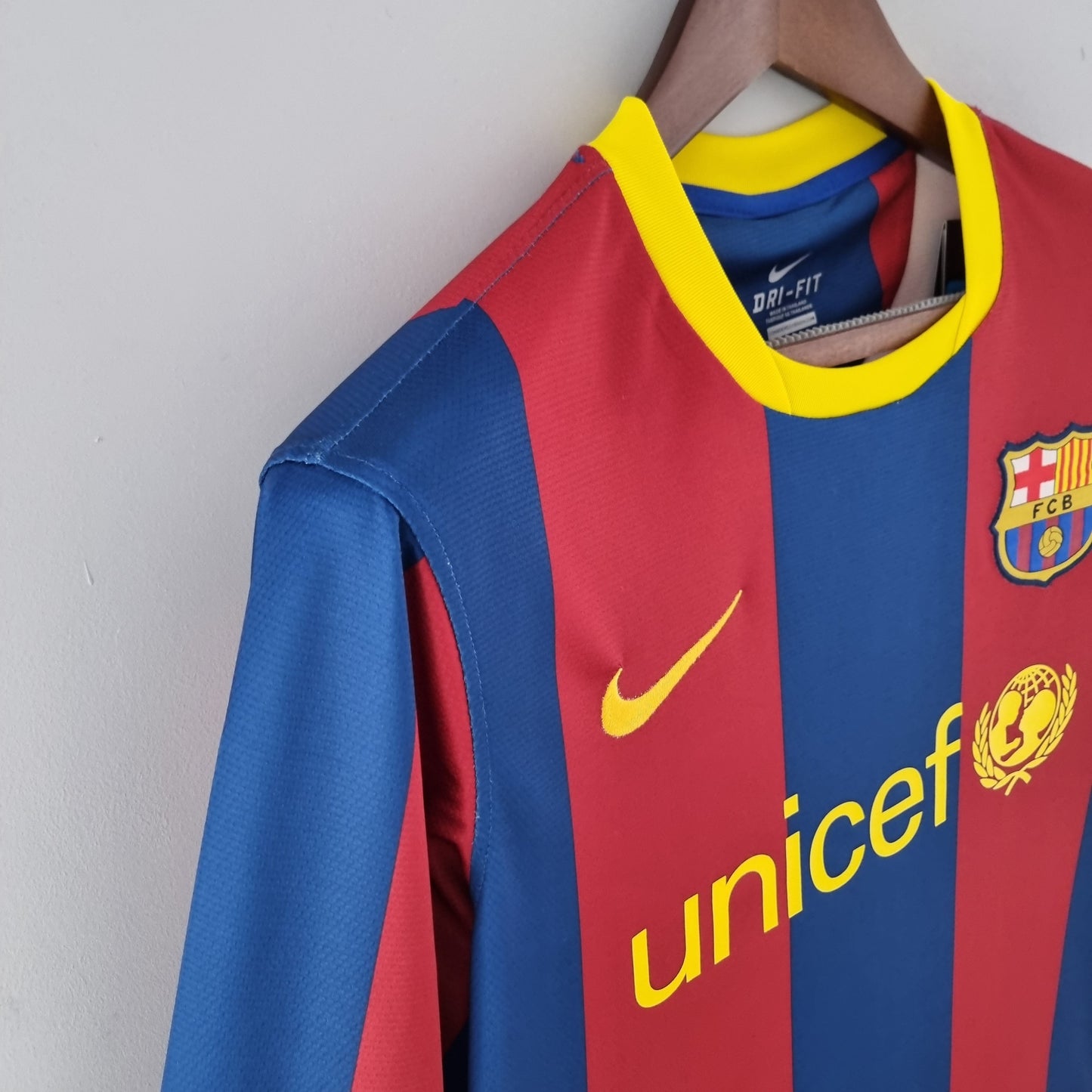 Retro Barcelona Long Sleeve 10/11UEFA Champions League Home