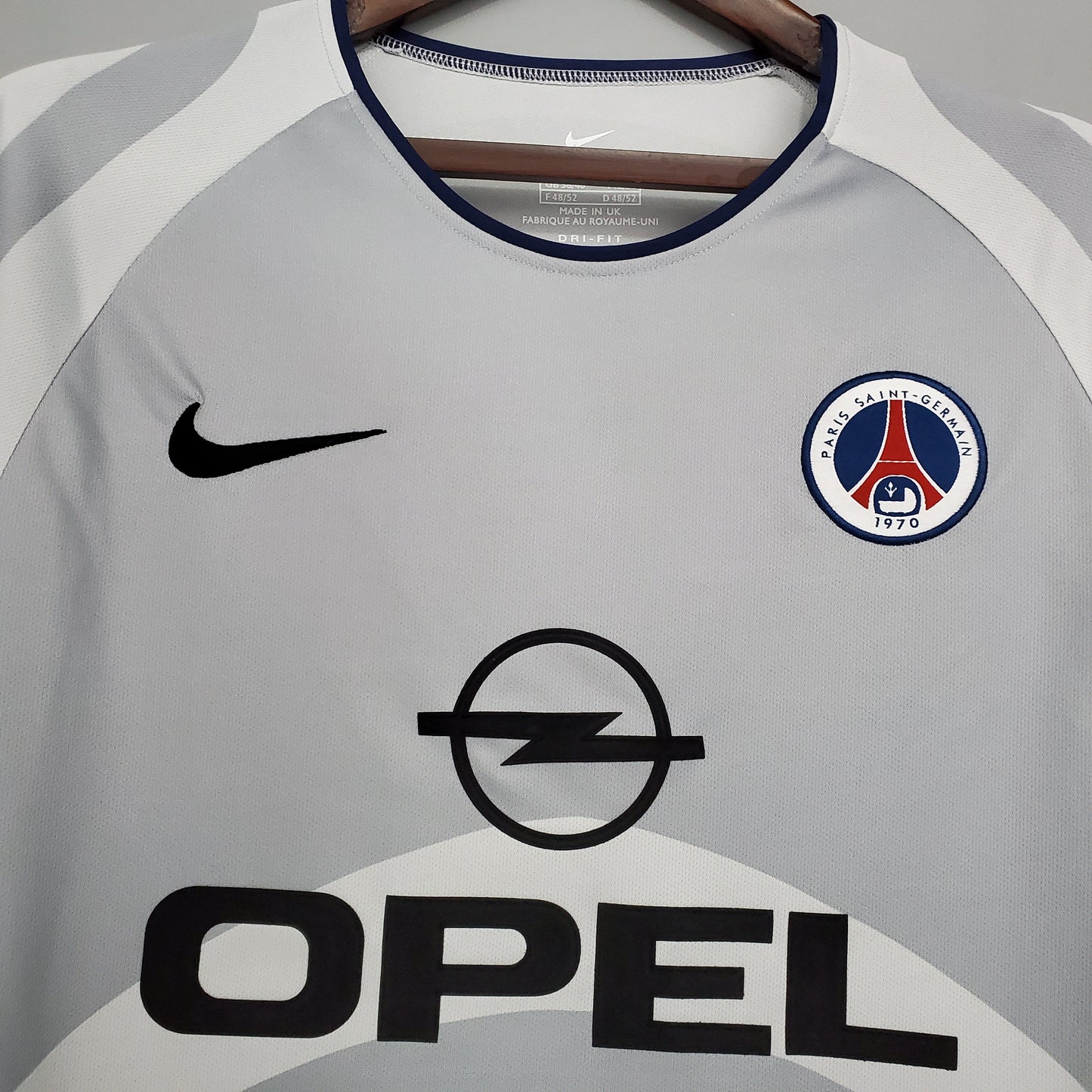 Paris Saint-Germain 01/02 Retro Away