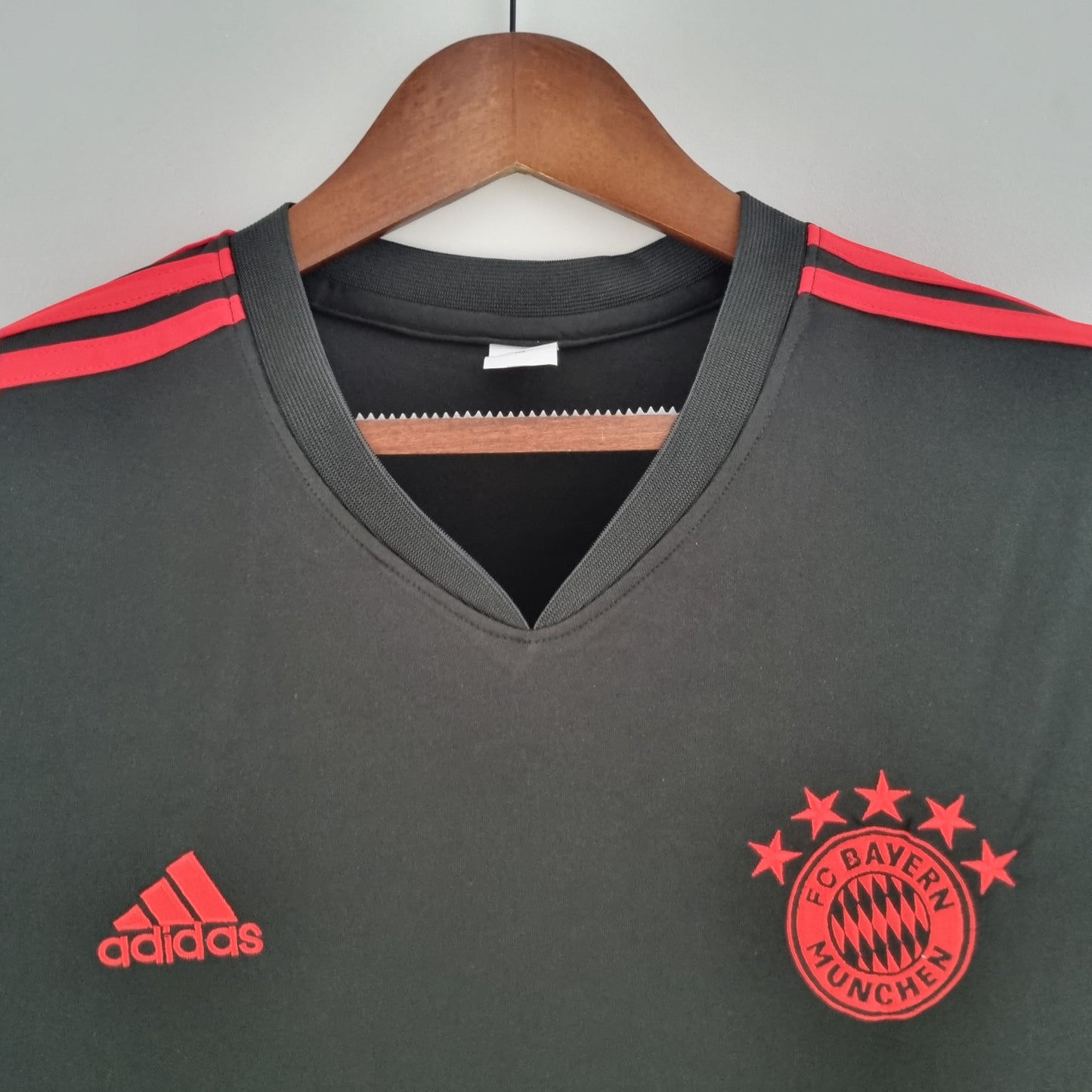 Bayern de Munique 22/23 Treino Preto e Vermelho