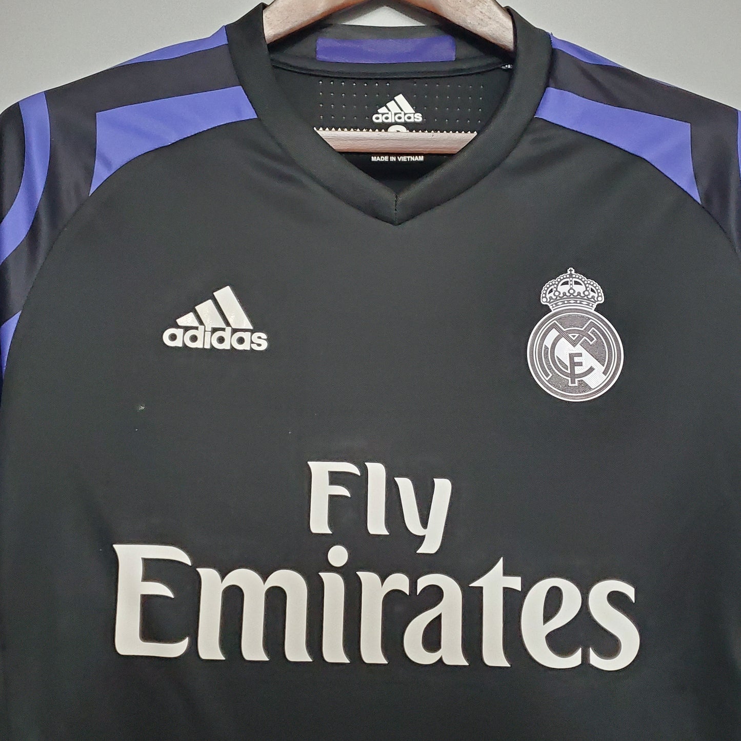 Real Madrid 15/16 Retro Away