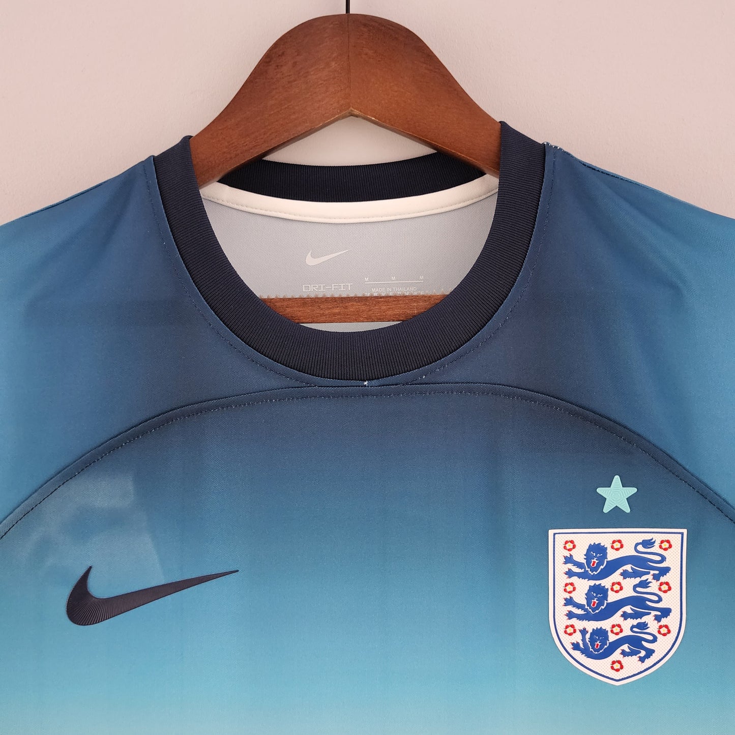 2022 Inglaterra White Blue