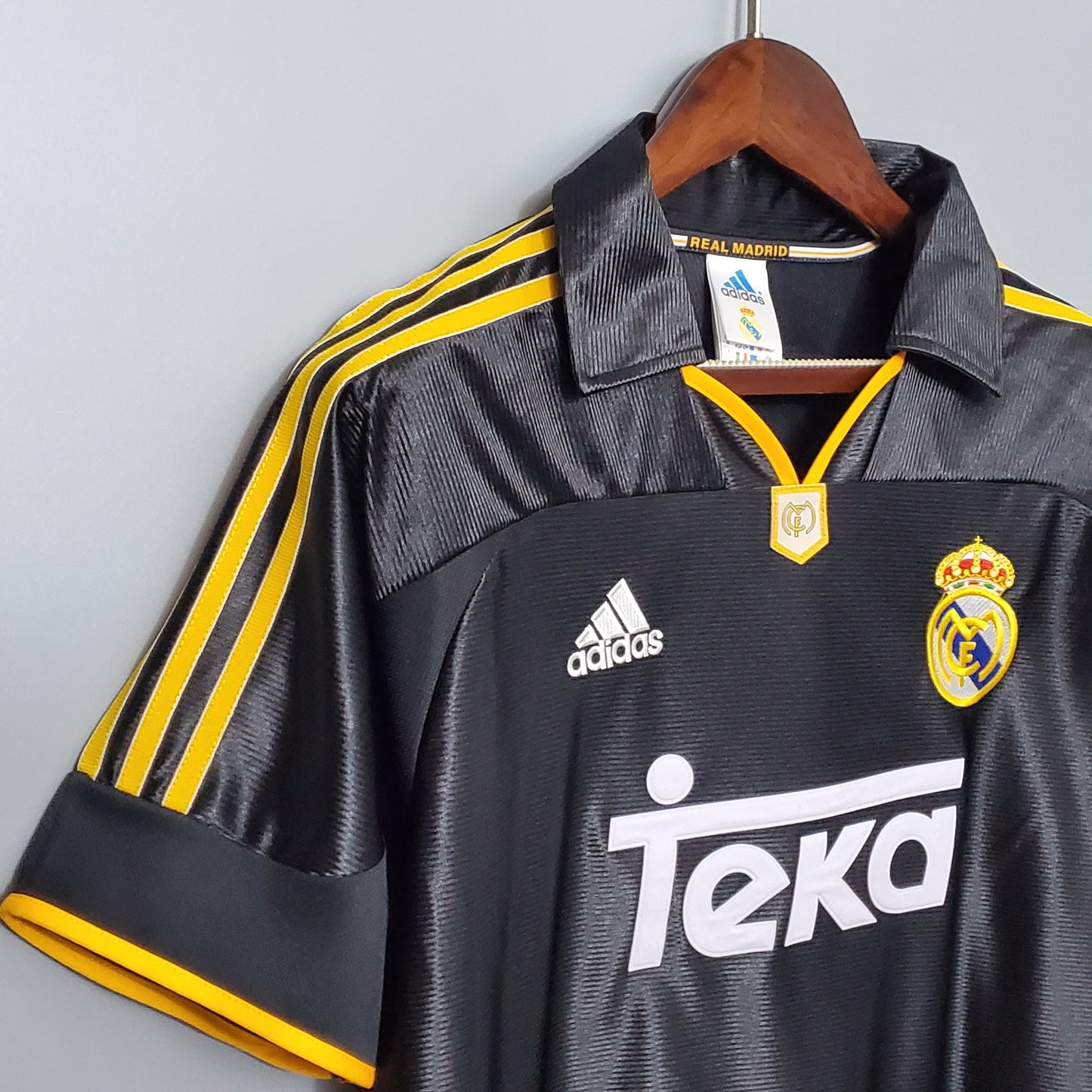 Real Madrid 98/00 Retro Away