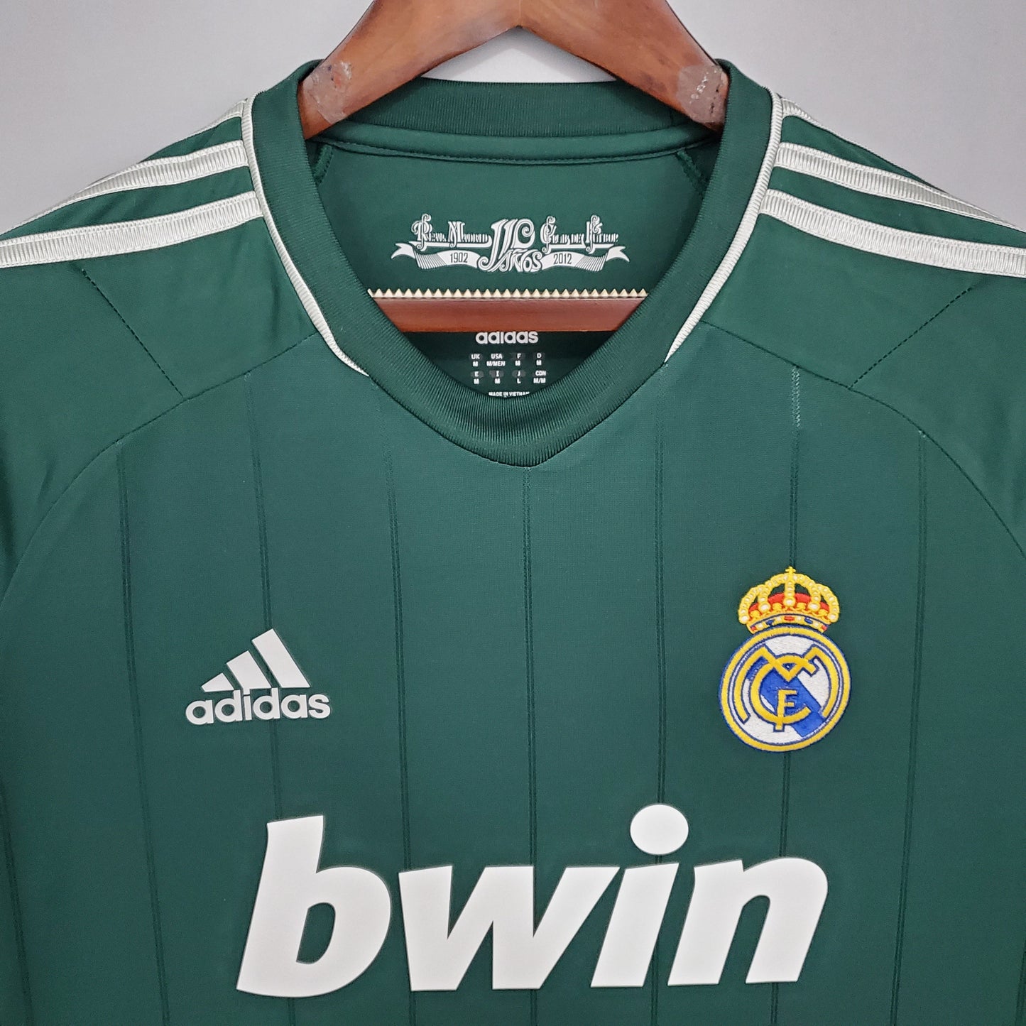 Real Madrid 12/13 Retro Away