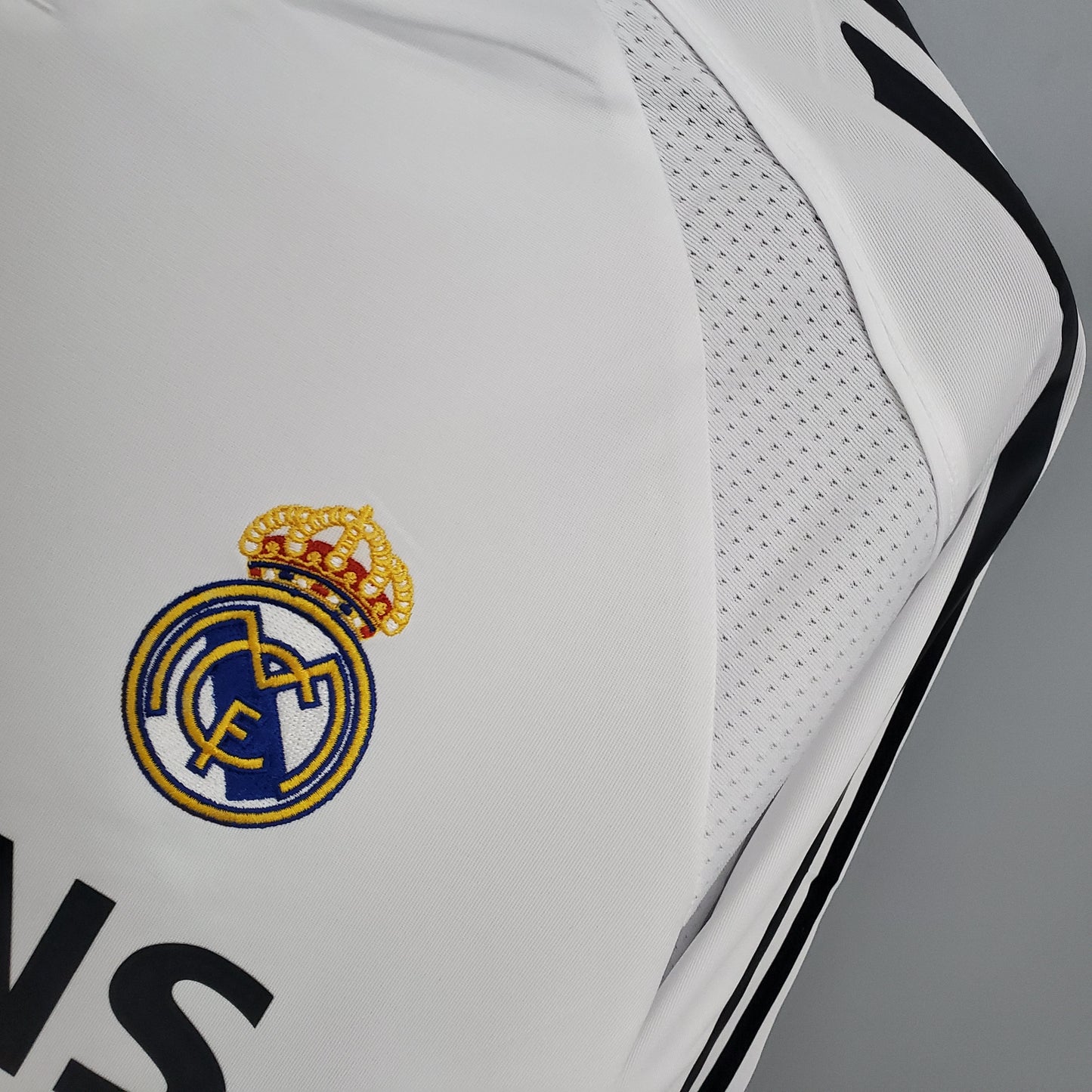 Retro long sleeve Real Madrid 05/06 home