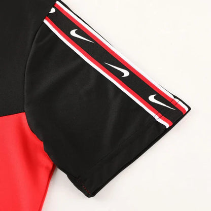 Kit Camisa e Short Nike Repeat Preto e Vermelho