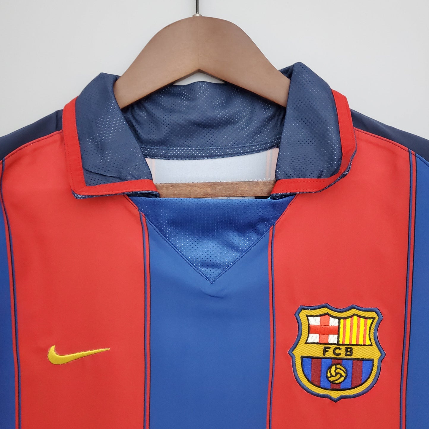 Barcelona 03/04 Retro Home