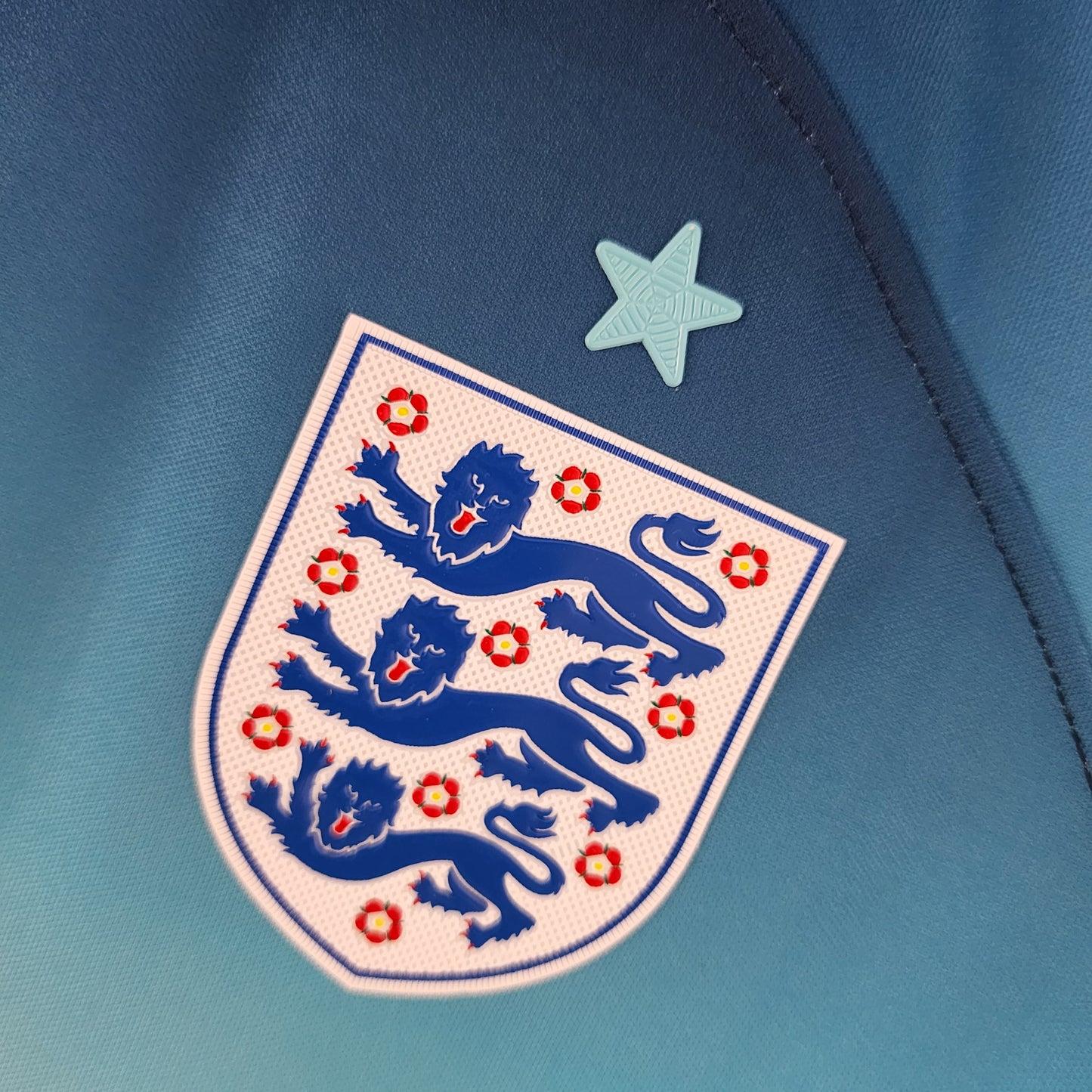 2022 Inglaterra White Blue