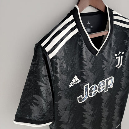 22/23 Juventus Away