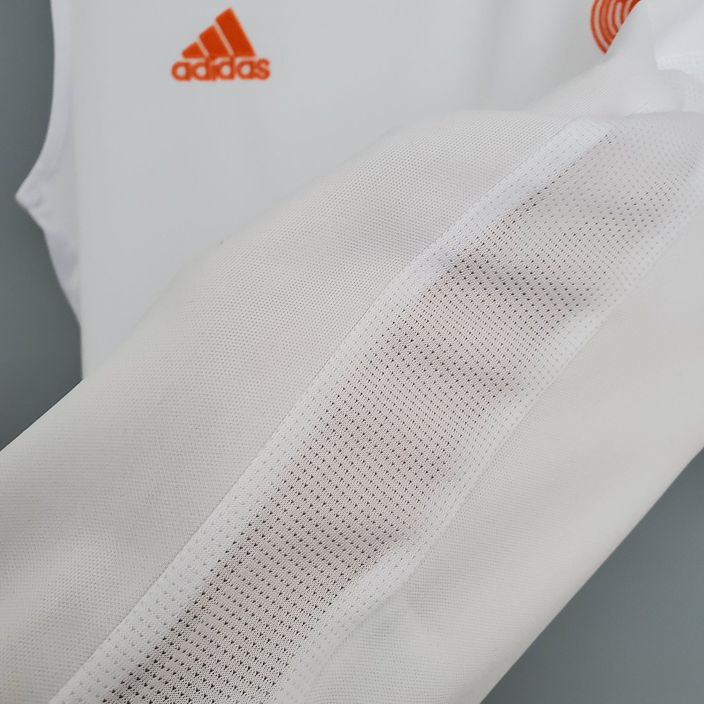 21/22 Real Madrid Vest Training Suit White