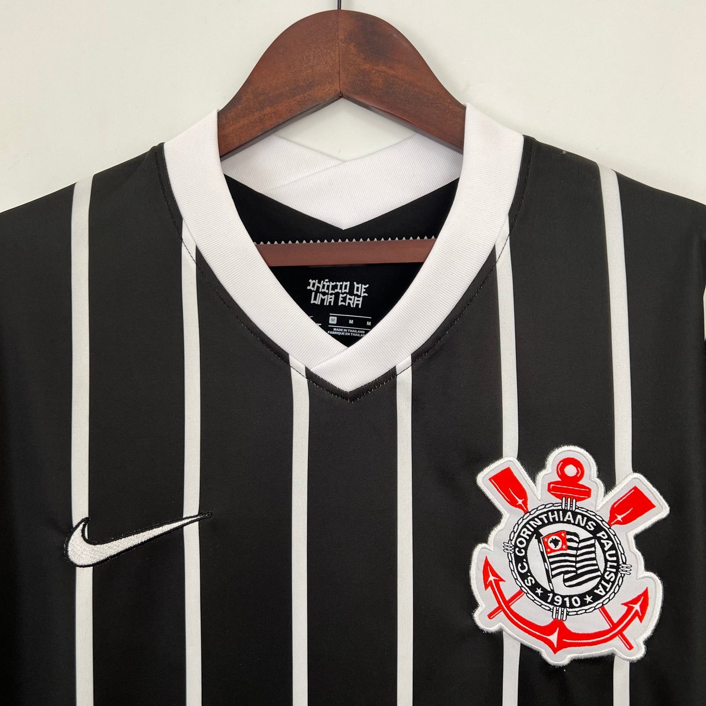 Corinthians 20/21 Retro Away