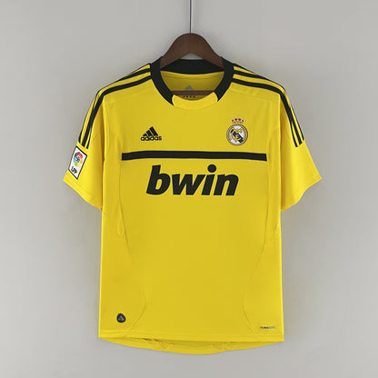 Real Madrid 11/12 Retro Goleiro Yellow