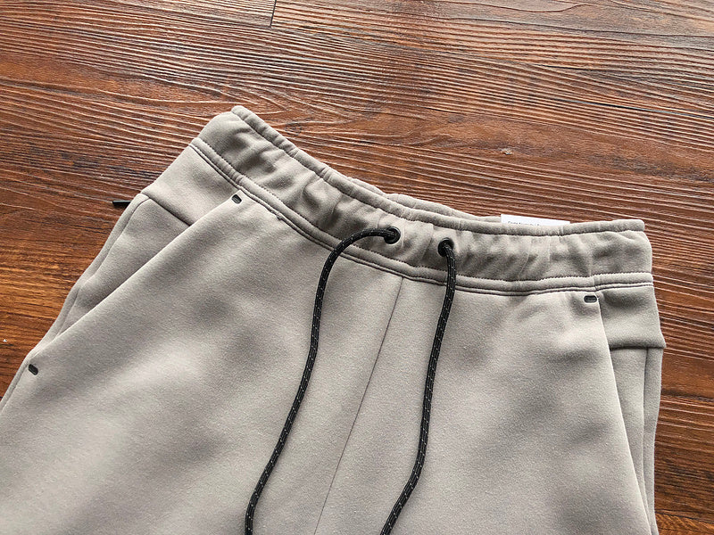 NIKE TECH FLEECE HOODIE x OLIVE GREY/ENIGMA STONE