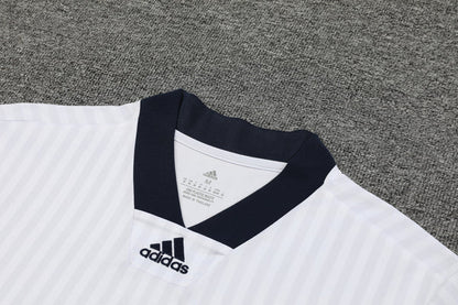 Kit de Treino Real Madrid 23/24 - Branco e Azul